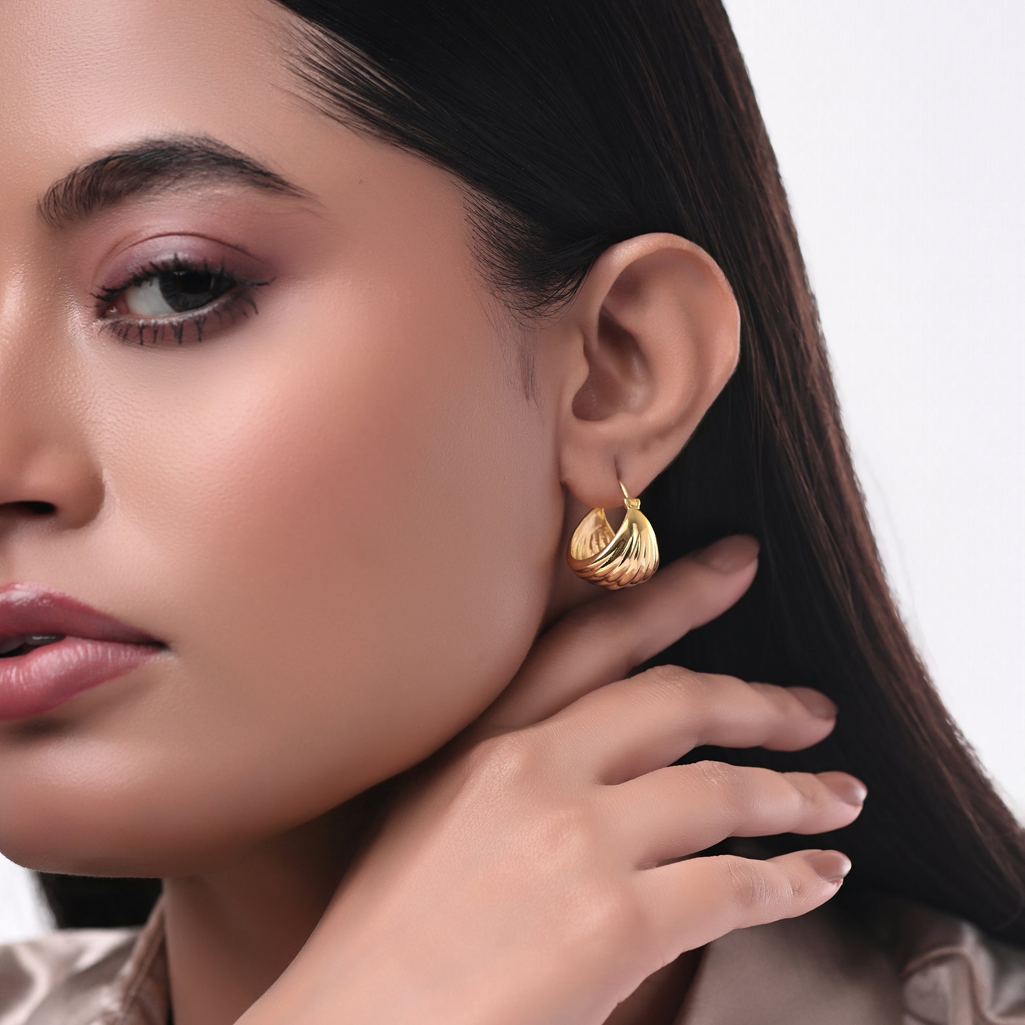 The Lucia Hoops