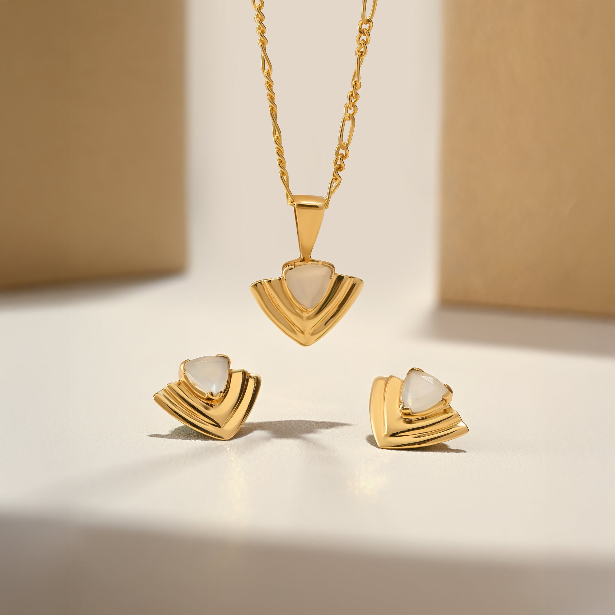 The Golden Ripple Pendant Set